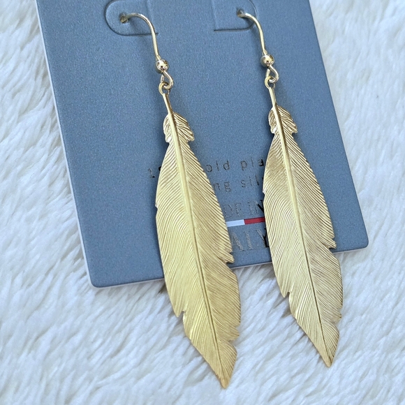 Mia Fiore Textured Gold💛 Feather🪶 Earrings - Picture 11 of 16